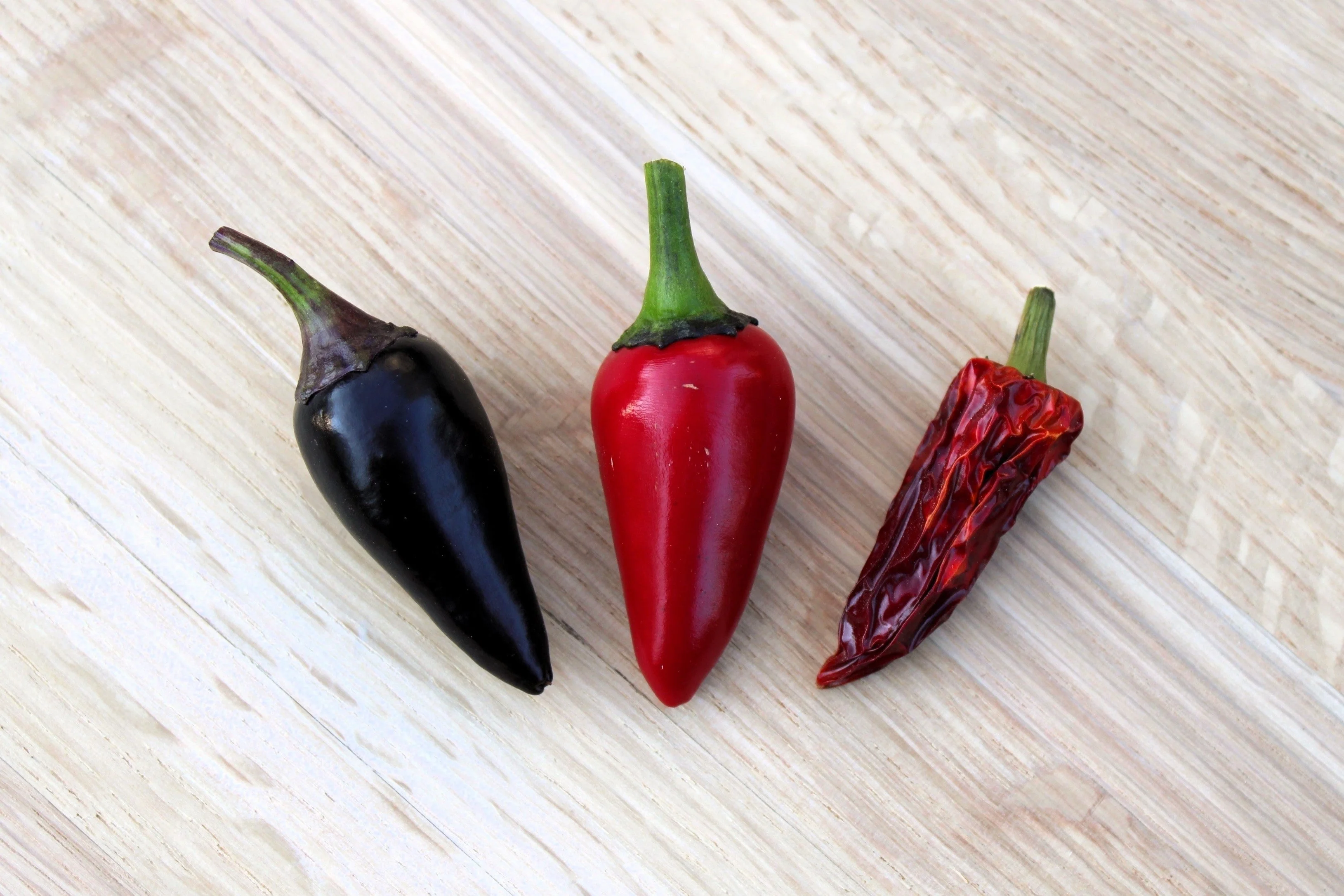 25 BLACK HUNGARIAN PEPPER Capsicum Annuum Mildly Hot Vegetable Seeds - Image 7