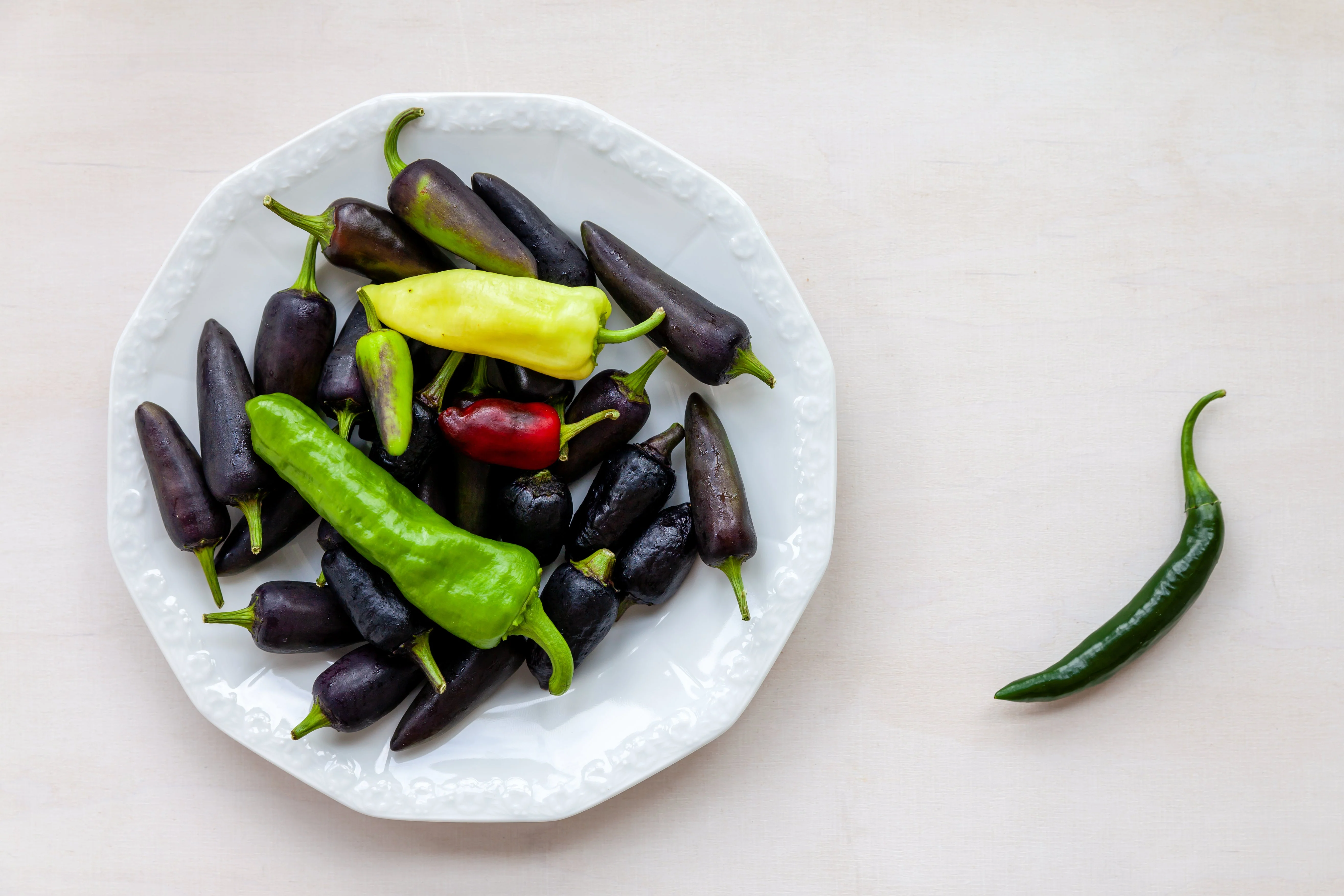40 Organic PURPLE JALAPENO PEPPER Capsicum Annuum Hot Mexican Chili Vegetable Seeds - Image 5