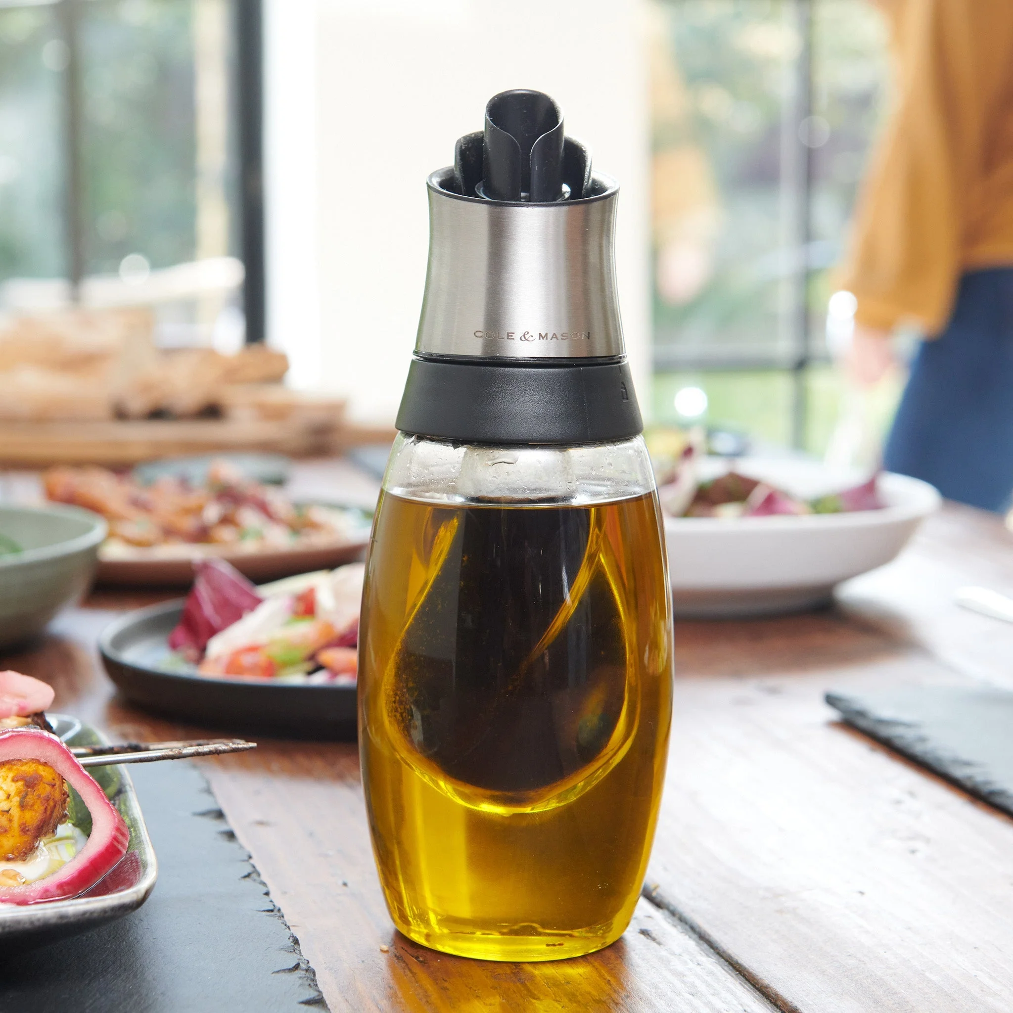 Cole & Mason Bristol Duo Oil & Vinegar Pourer - Image 4