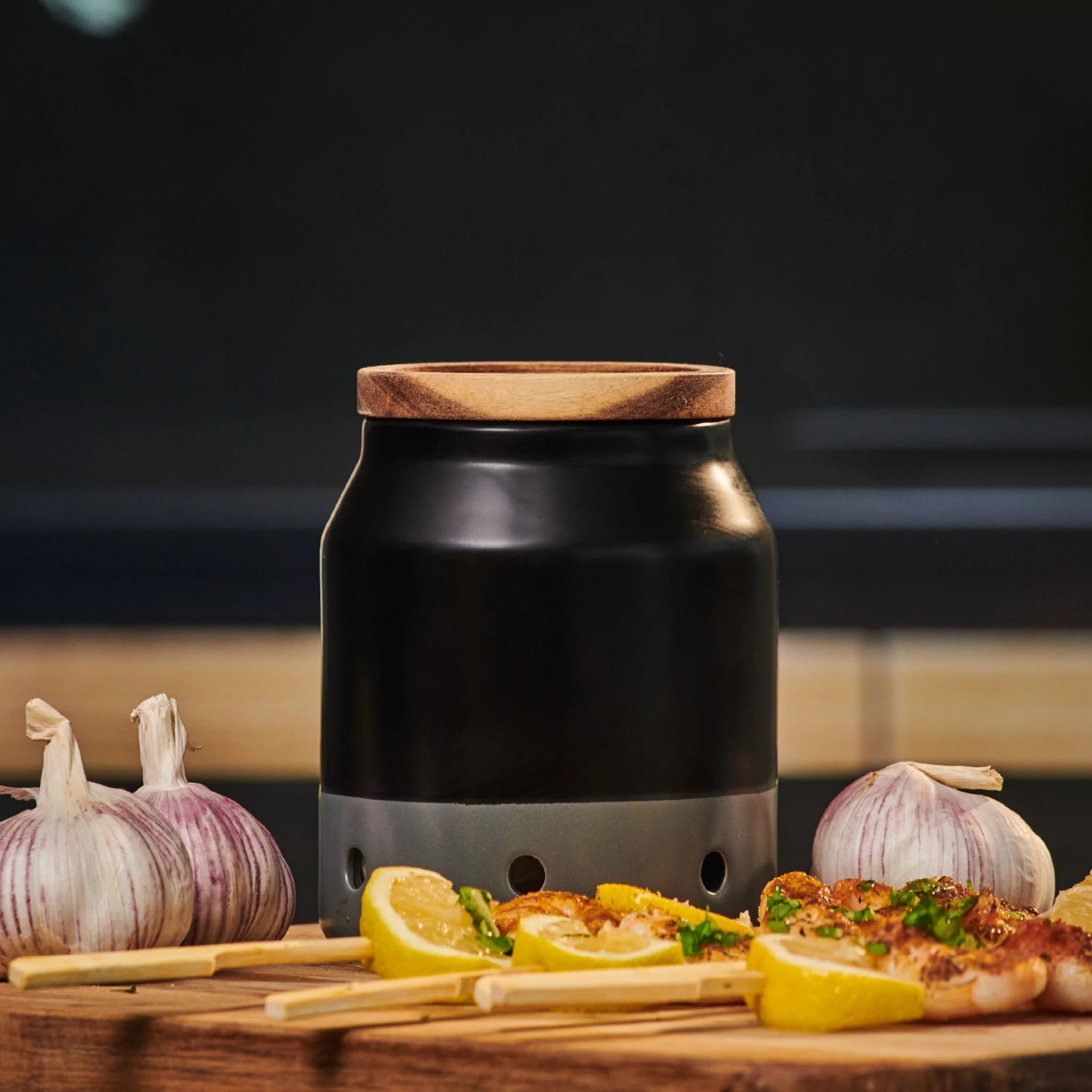 Cole & Mason Elmdon Ceramic Garlic Keeper - Image 2