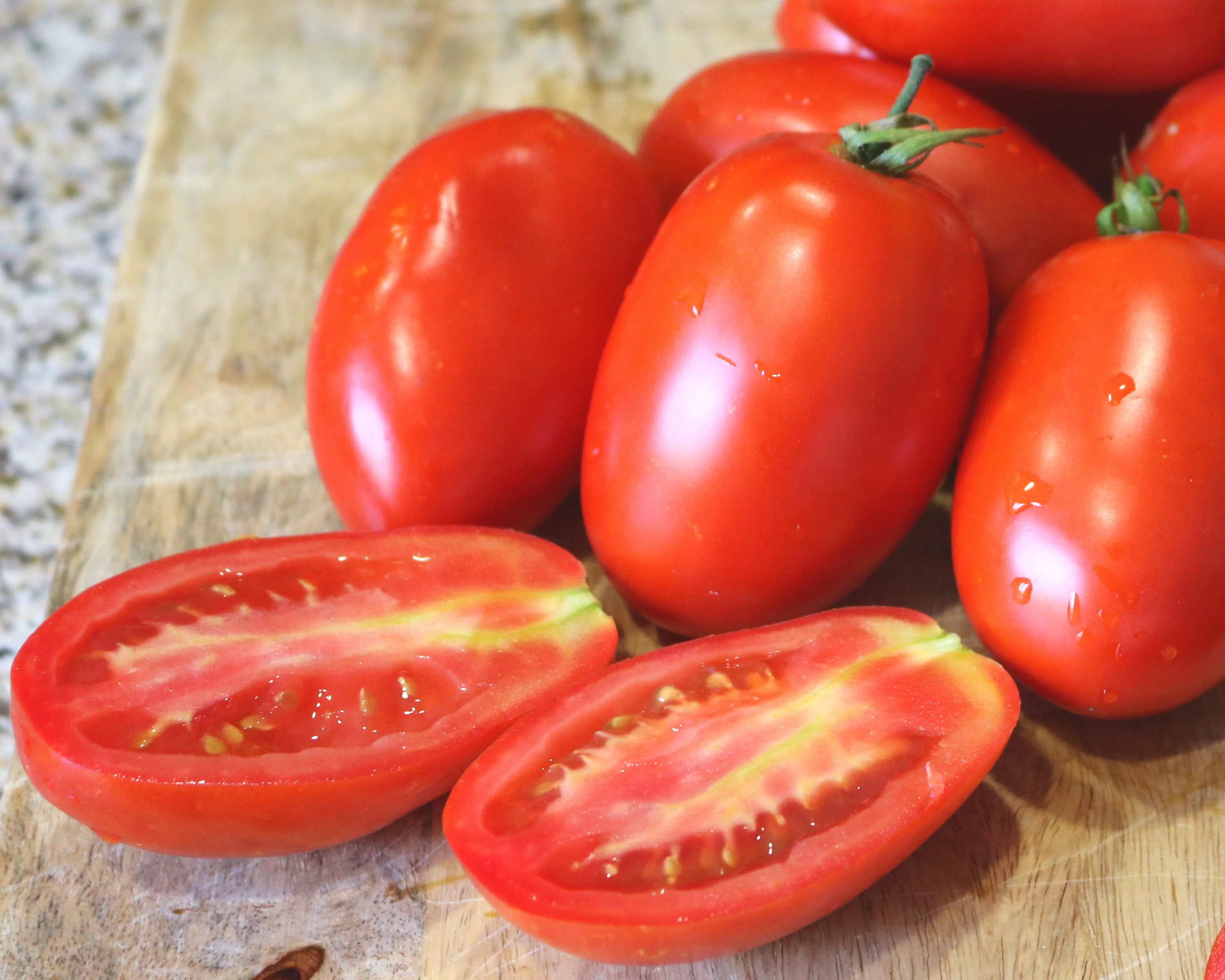 Picus Hybrid Tomato Seeds - Image 2